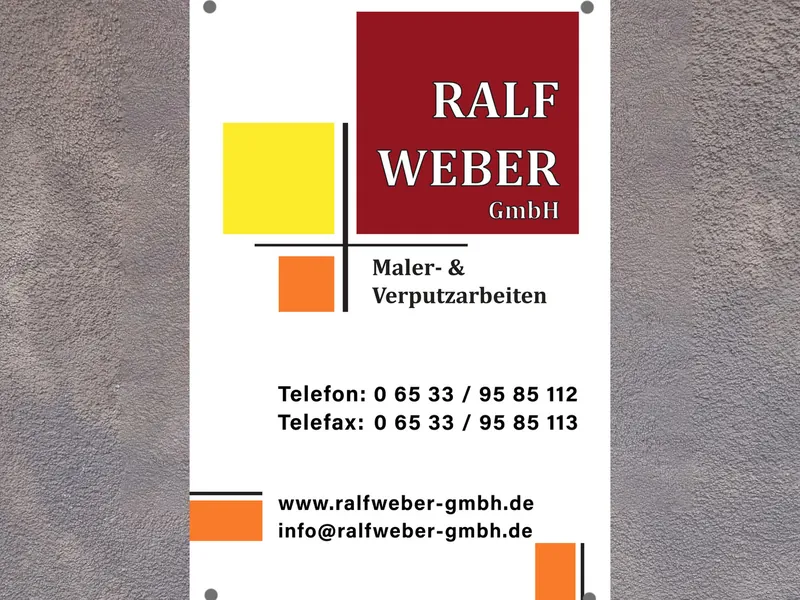 Firmenschild der Ralf Weber GmbH für Maler- und Verputzarbeiten an einer Hauswand