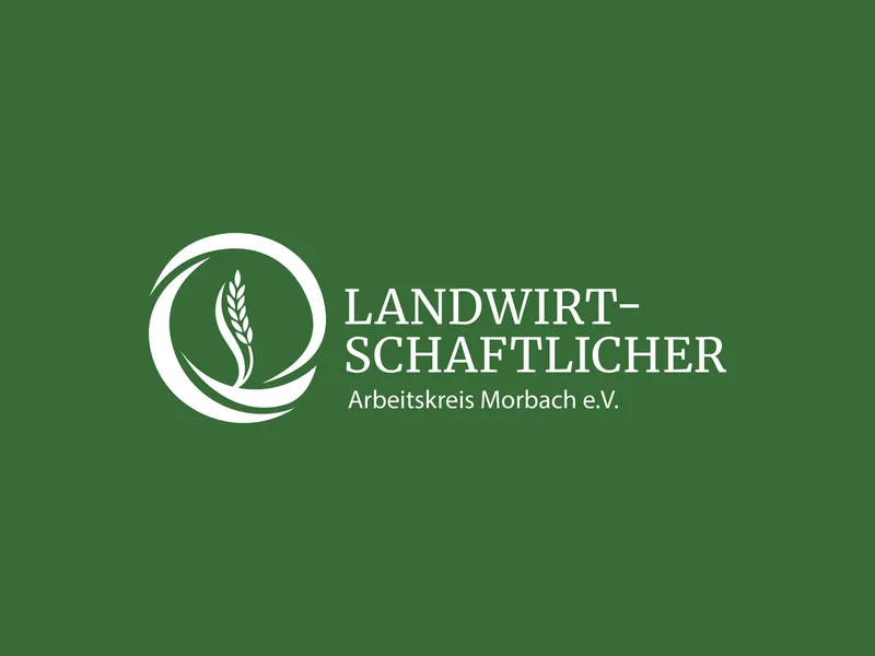 Logo des Landwirtschaftlichen Arbeitskreises Morbach in Weiß auf Grün
