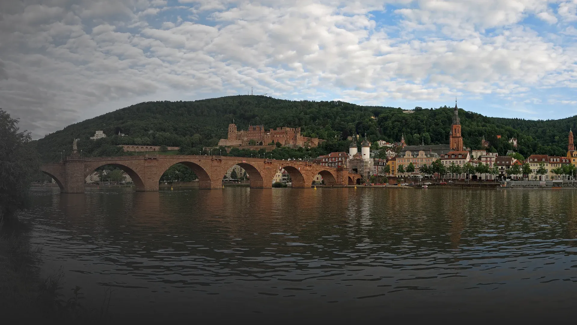 Alte Brücke und Schloss in Heidelberg am Neckar